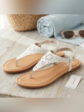Sonoma White Laser-Cut Thong Sandals with Tan Footbed size 9